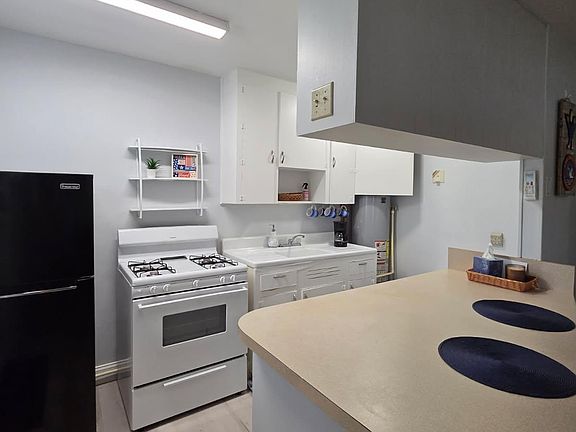 5th image of 106 Ellis Dr #A