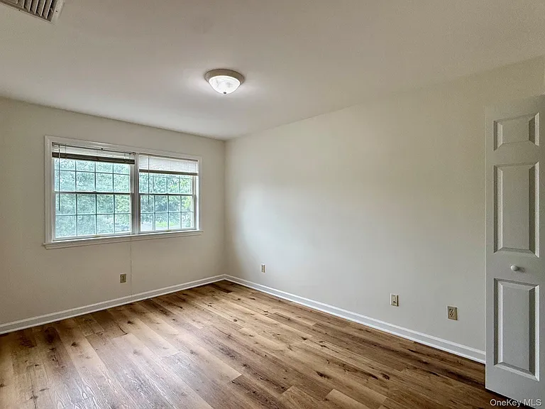 73 Sandalwood Ln — Photo 11