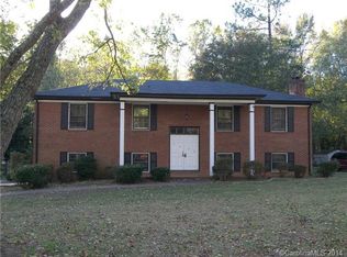 5633 Mallard Dr, Charlotte, NC 28227