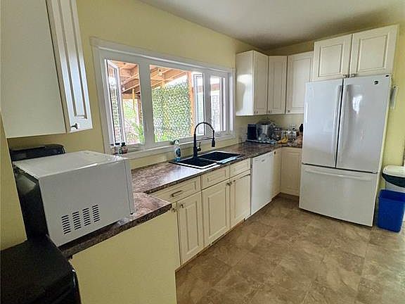 5th image of 49 14th AVENUE SE