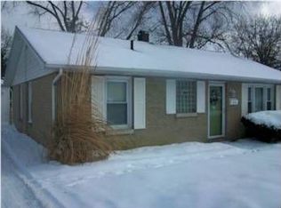 818 Yellowstone Rd, Valparaiso, IN 46385