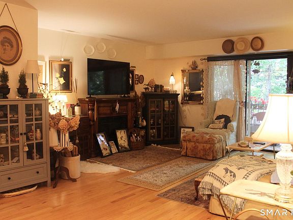 4th image of 54 Whitmore Lane #3