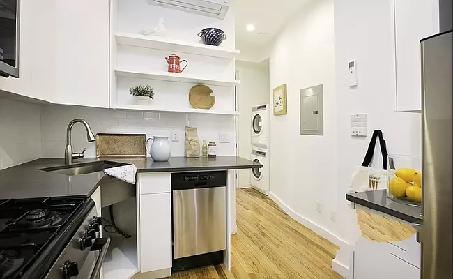 Rented by Fave Realty Inc | media 15