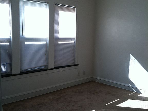 5th image of 6722 S Artesian Ave