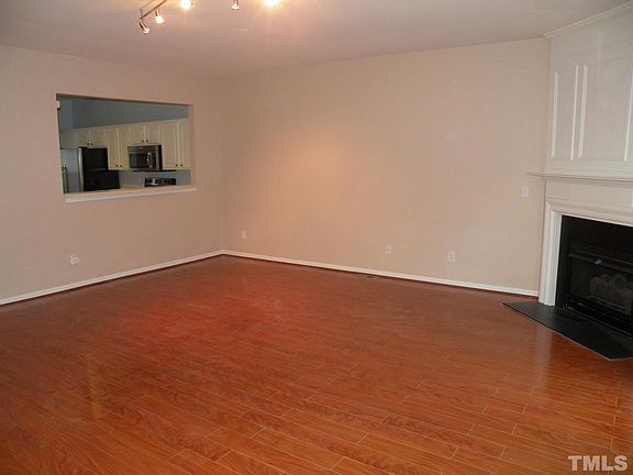 4th image of 224 Ruby Walk Dr