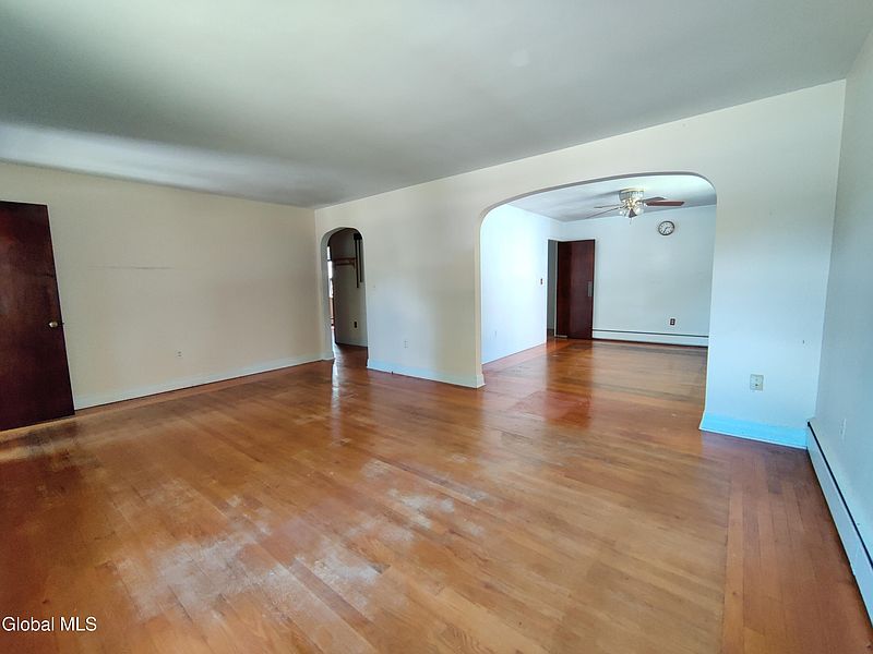 3rd image of 605 S Perry Street