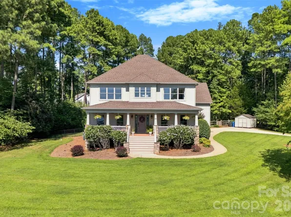 151 Yellow Jacket Cir, Mooresville, NC 28117