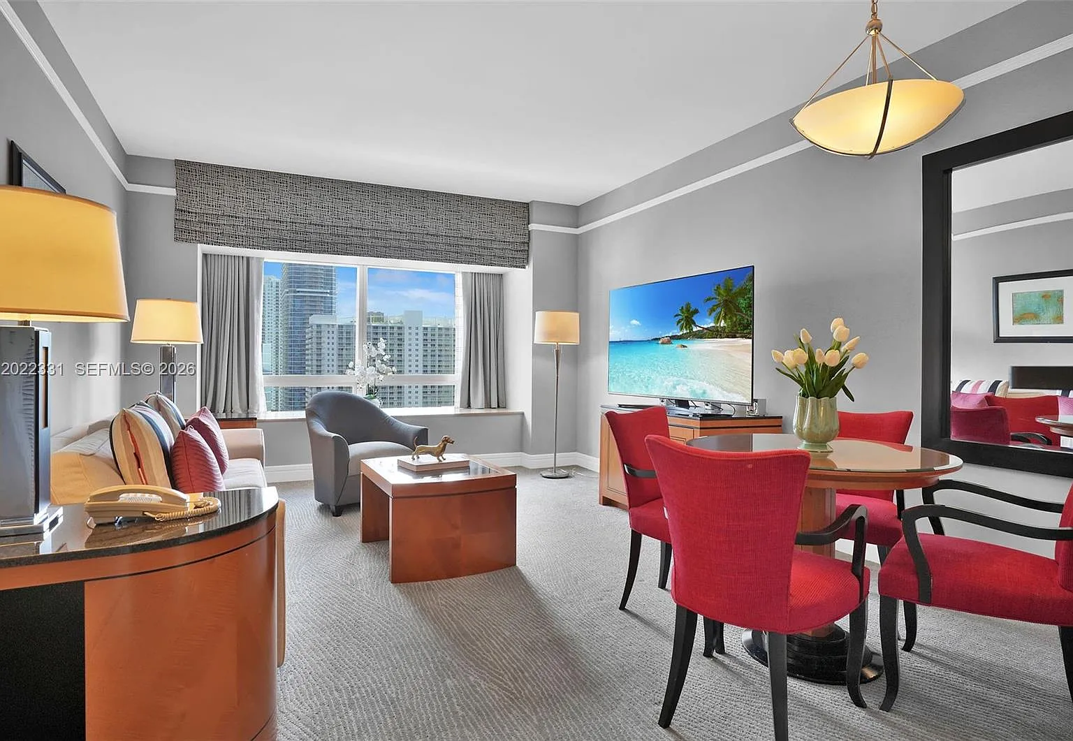 Millennium Tower Condomin — Photo 2