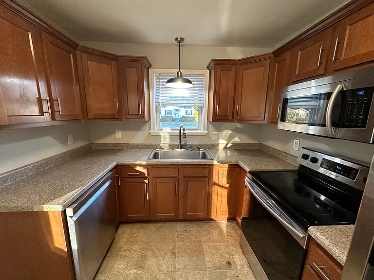 516 Marquette Dr — Photo 5