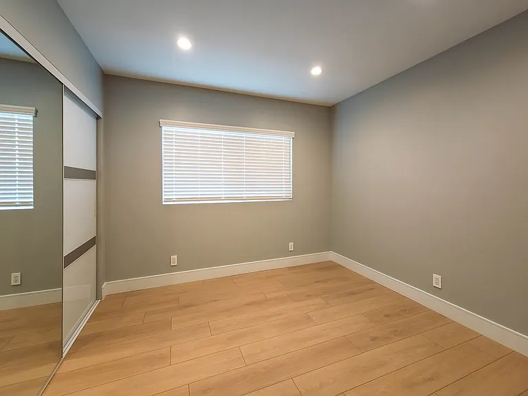 6454 Gentry Ave — Photo 27