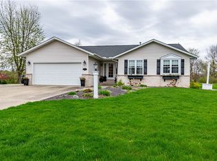 20 Bradford Hls, Sullivan, IL 61951