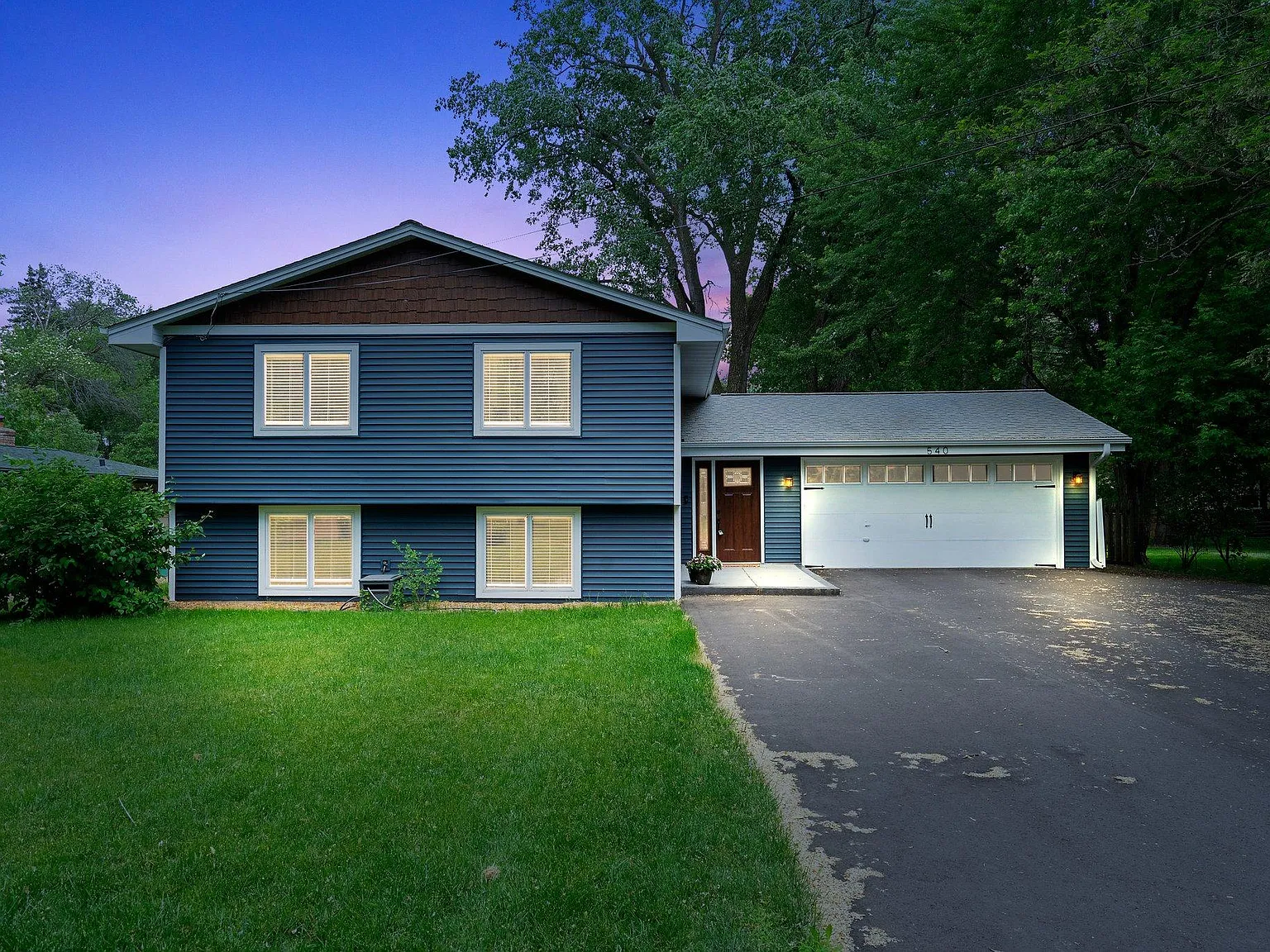 4 bed, 2195 sqft, $5,500 — Photo 2
