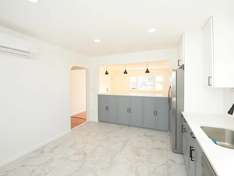 319 7th St #1 — Photo 12