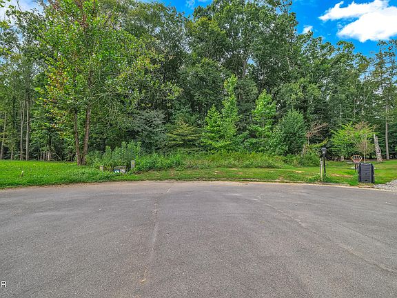 4th image of 11 Stokley Ct #11