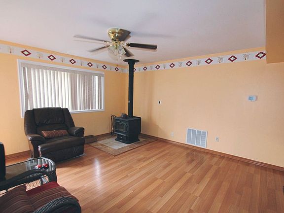 5th image of 1011 Plymouth Ave