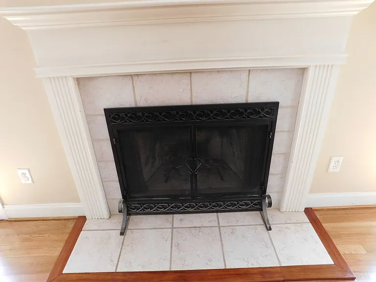 300 Taliaferro Ln — Photo 20