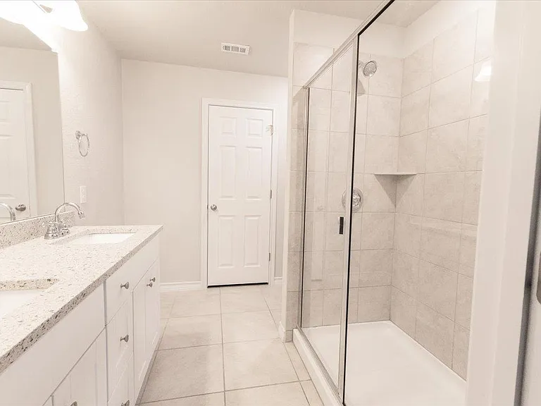 7403 Albany Dr — Photo 18