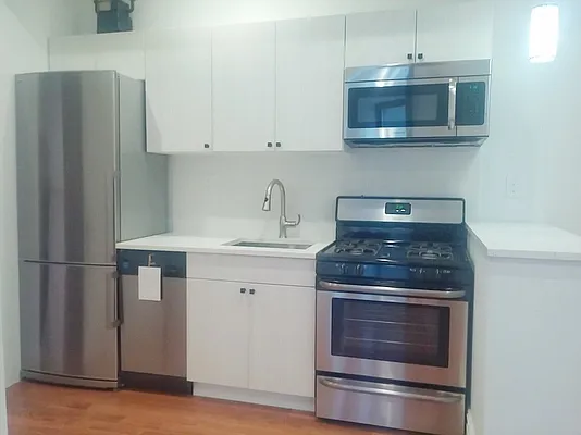 Rented by Bohemia Realty Group | media 36