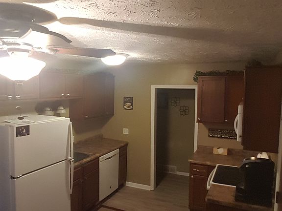 5th image of 21 Cedar Dr