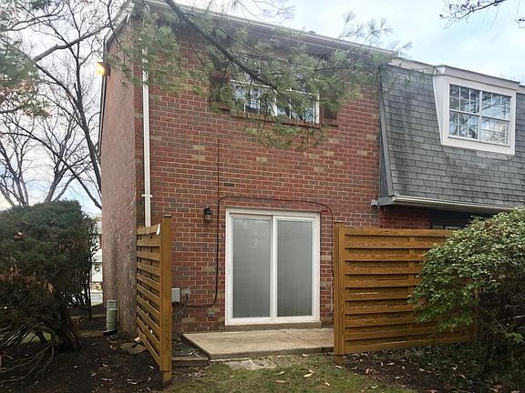 3rd image of 599 Belmawr Pl