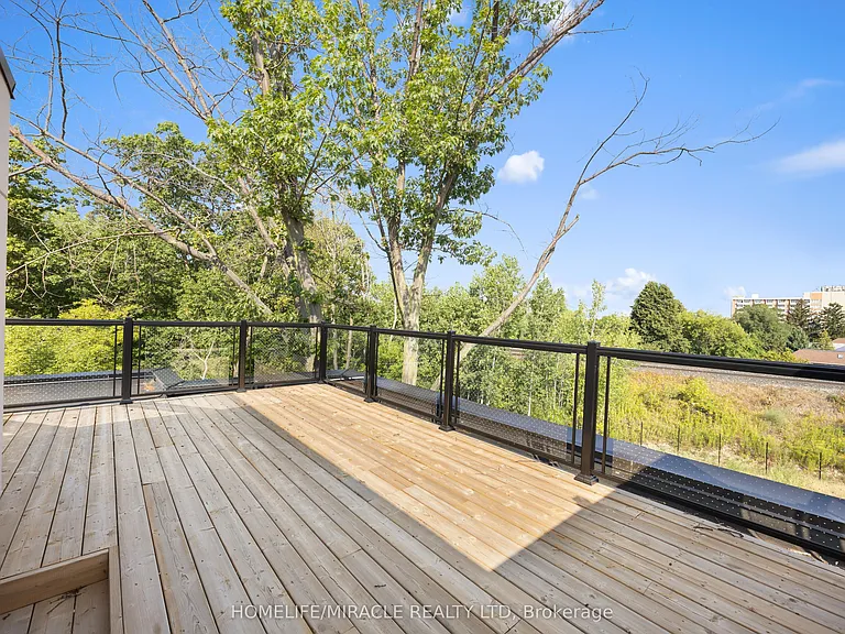 174 Clonmore Dr #9 — Photo 32