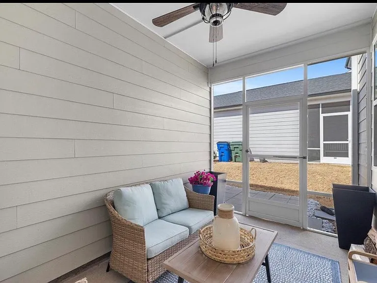 6413 Archwood Ave — Photo 10