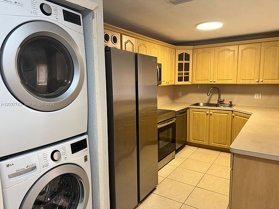 5th image of 7502 NW 175th St #7502