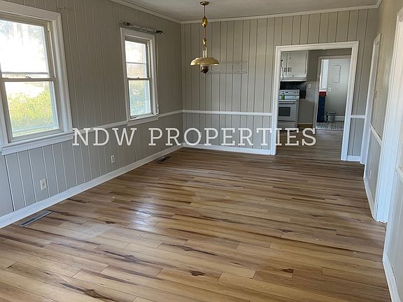 3rd image of 532 Franklin St