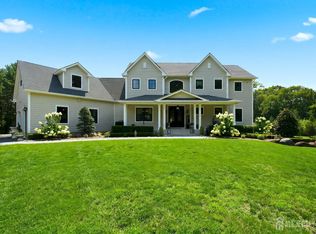 35 Hoffman Rd, Monroe Township, NJ 08831