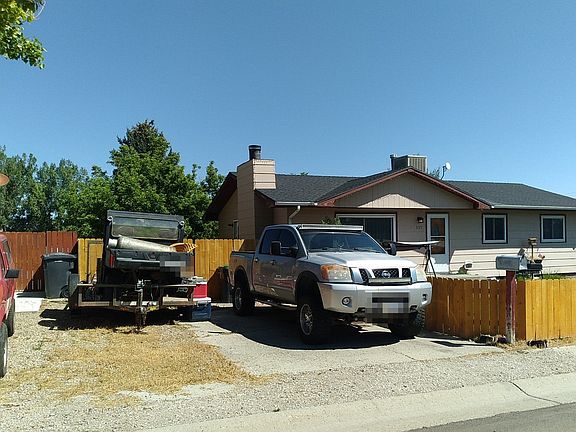 3rd image of 395 Trail Dr