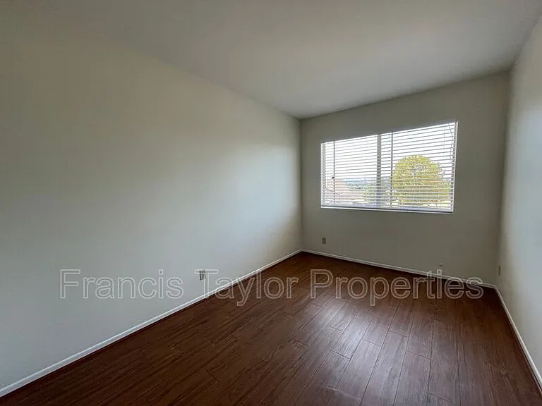 355 Idaho Ave #7 — Photo 9