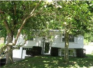 635 Clifton Rd, Bethel Park, PA 15102