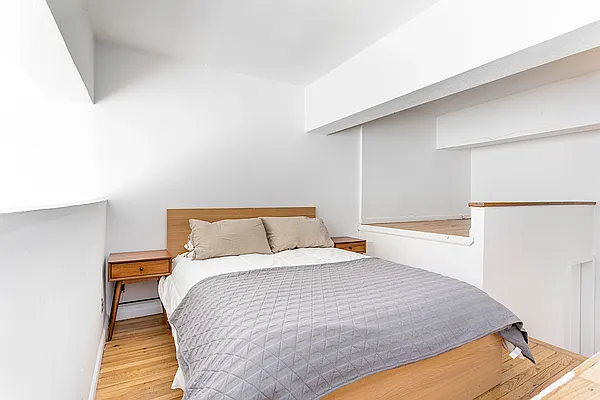 Sold by Compass | media 9