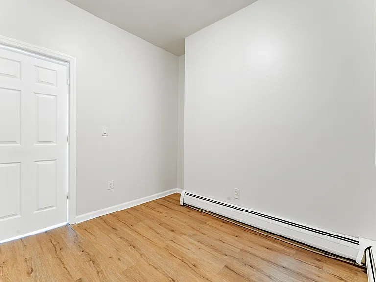 337 Washington St #2 — Photo 8