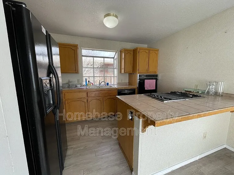 1901 Ranch Dr — Photo 6
