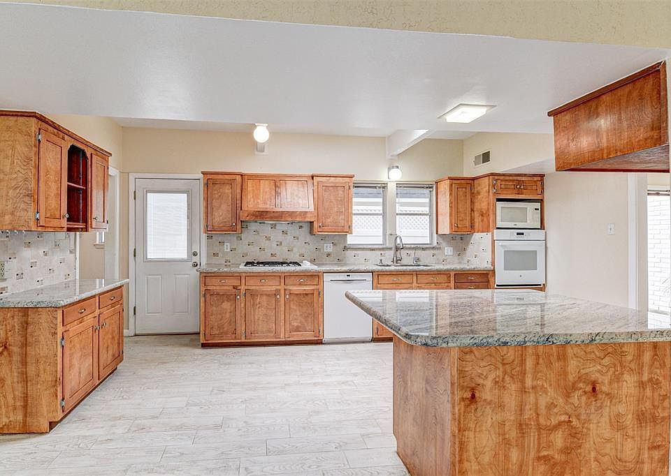 1st image of 10320 Barwood Dr