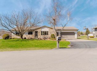 3127 Honey Creek Ct, Oshkosh, WI 54904
