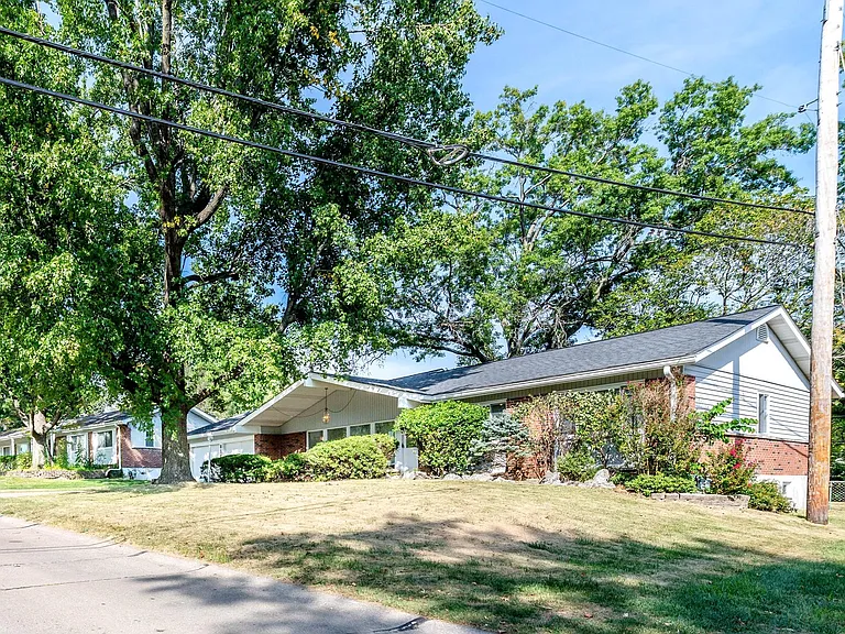 814 Fernview Dr — Photo 5