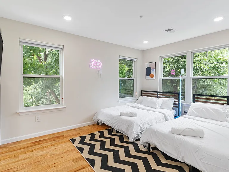 549 S Orange Ave — Photo 9