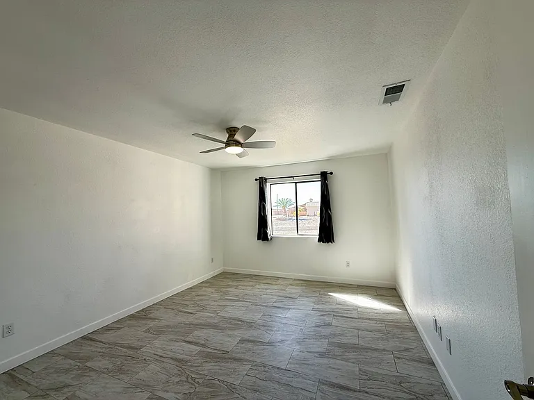 3340 Dolphin Dr — Photo 12