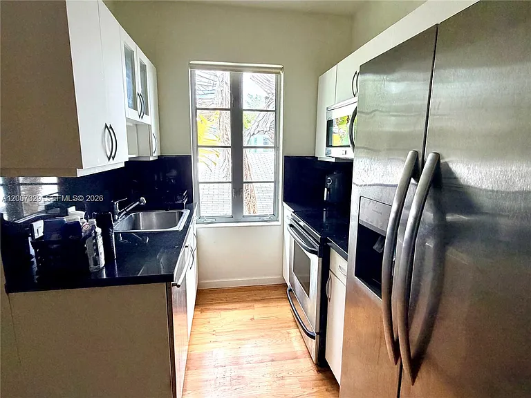 1551 Lenox Ave #7 — Photo 8