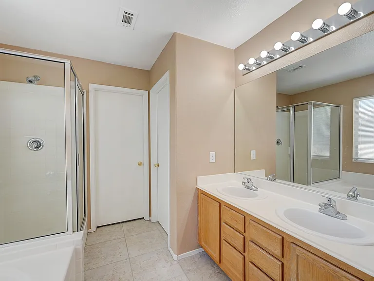 8621 Grand Pine Ave — Photo 17