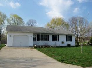 613 W Blackfoot Dr, Ellettsville, IN 47429