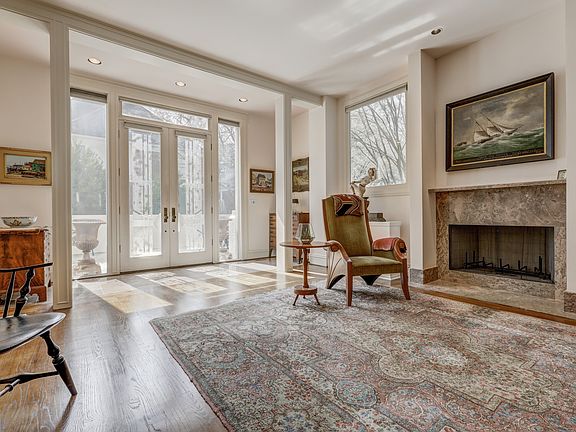 5th image of 1110 Parker Pl