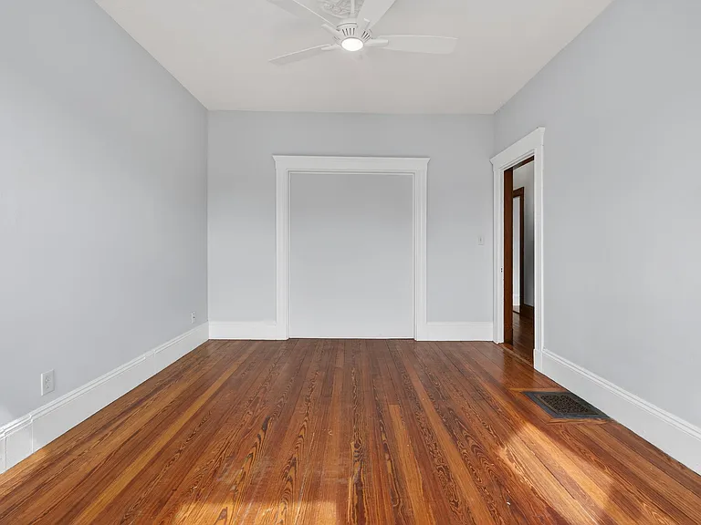 18 Gibson St #3 — Photo 10