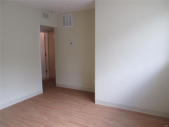 3rd image of 9225 North Ave