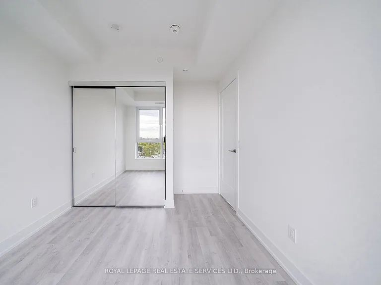 60 Central Park Dr #1207 — Photo 18