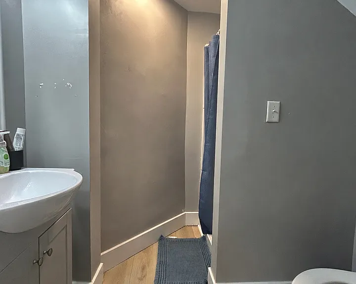 223 E 8th St — Photo 9