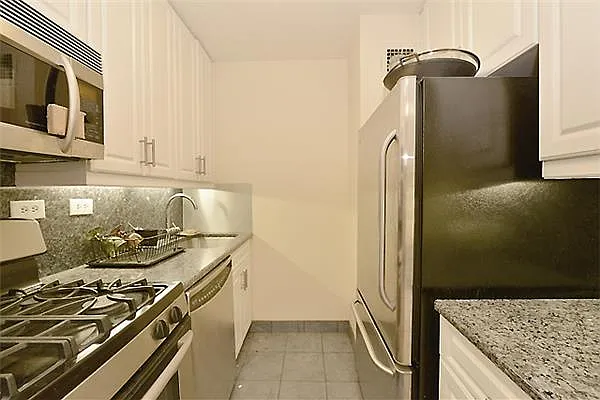 Sold by Platinvm Property Group New York | media 7