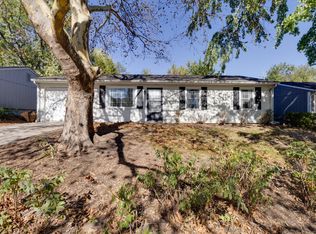 1204 E 27th St, Lawrence, KS 66046